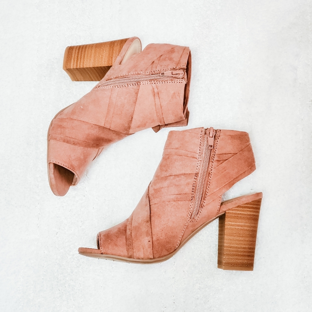 LC Lauren Conrad Mauve Booties